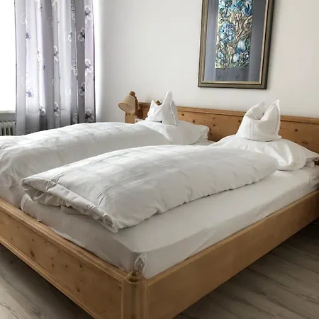 Bayerische Alm Отель Бургхаузен